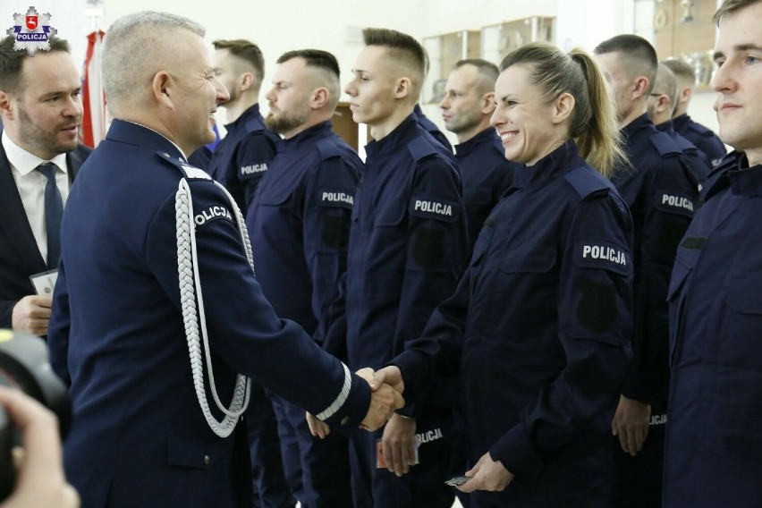 Nowi funkcjonariusze wstąpili w szeregi lubelskiej policji. Zobacz zdjęcia