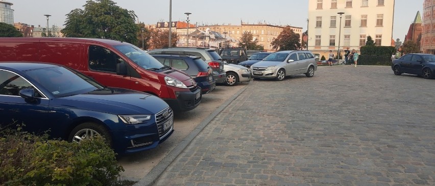 Mistrzowie złego parkowania z Wrocławia. Zobacz zdjęcia! 