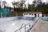 Powiatowe Centrum Sportu w Marcinkowicach już na ukończeniu. Z odkrytego basenu, bieżni i strzelnicy będą korzystać wszyscy