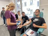 Wielu chętnych w akcji krwiodawstwa z okazji Dnia Energetyka w Bełchatowie FOTO, VIDEO