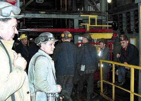 Nieoficjalnie mówi się, że w przyszłym roku z ostatniej zagłębiowskiej kopalni może odejść co najmniej 100 górników.