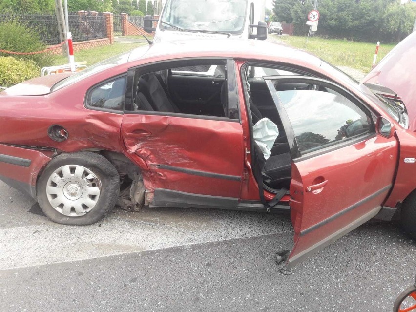 Zderzenie trzech samochodów w Bukowcu Op. Trzy osoby ranne