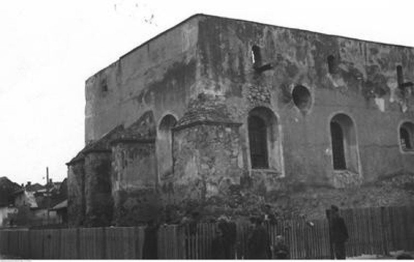 Lata 1930. Widok ogólny ruin synagogi w Pińczowie