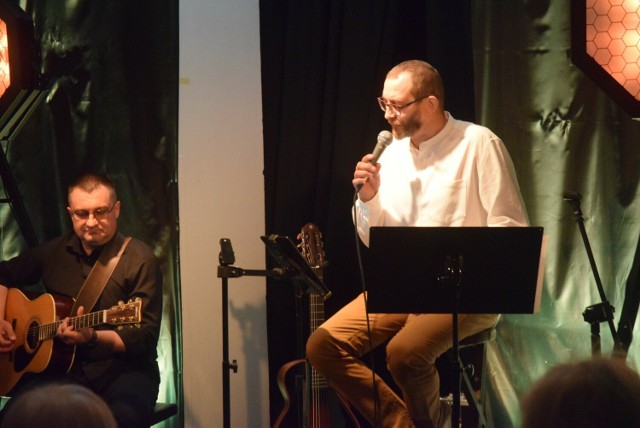 Poetycki koncert w radomskiej „Łaźni”, oparty o wiersze Bolesława Leśmiana. Piosenki zaprezentował Adam Szabat.