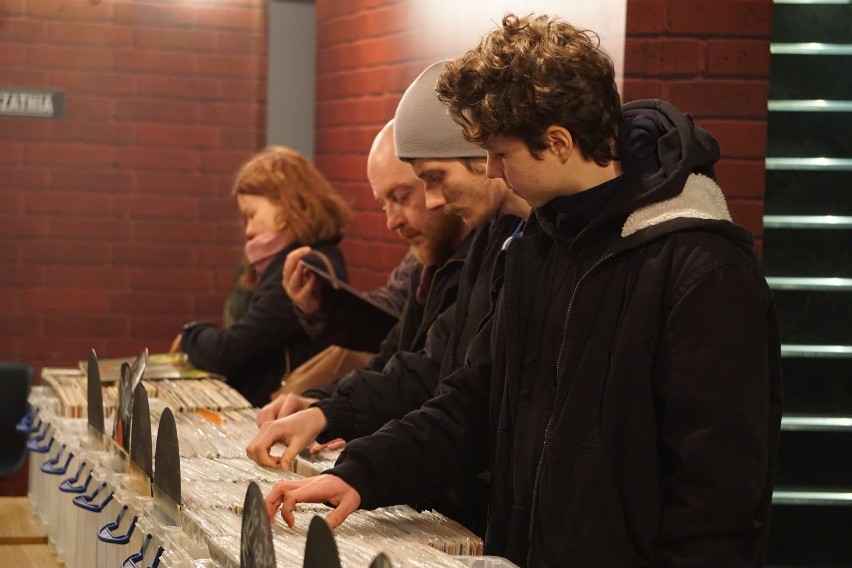 Tysiące Winyli w Cafe Kino w Bydgoszczy [zdjęcia, wideo]