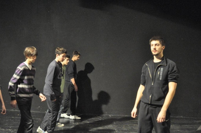 Malbork: Uczniowie Gimnazjum nr 3 rozwijają teatralne pasje w Elblągu