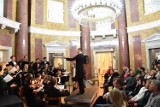 Koncert kolęd w Pałacu Lubostroń. Na scenie chór Cantus Amici oraz Orkiestra Smyczkowa Muzyków Bydgoskich [wideo, zdjęcia] 