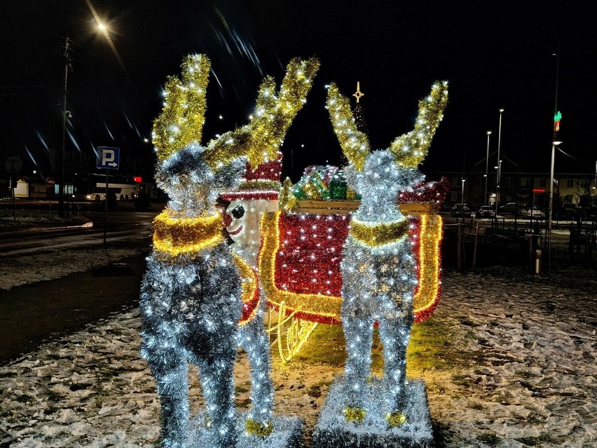 Iluminacje w Skarżysku tworzą świąteczną atmosferę. Zobacz na zdjęciach, jak tu pięknie!