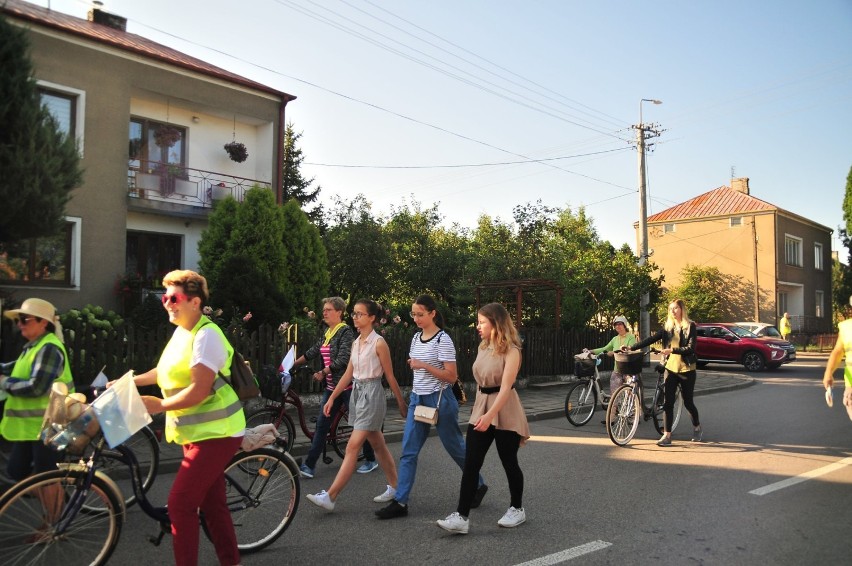 Pieszo-rowerowa pielgrzymka ze Sztabina do Studzienicznej. Kilkudziesięciu pątników wyruszyło w drogę [Zdjęcia]