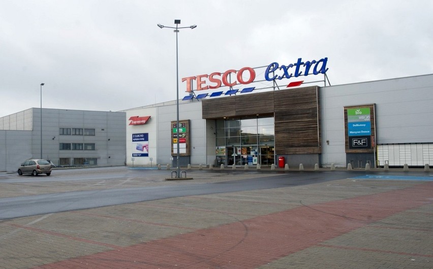 Obiekt po dawnym Tesco w Lesznie będzie ,,parkiem handlowym''