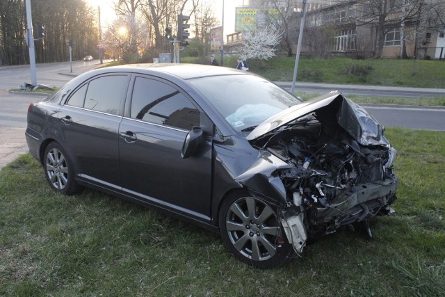 Wypadek na skrzyżowaniu ul. Pojezierskiej i Hipotecznej w Łodzi