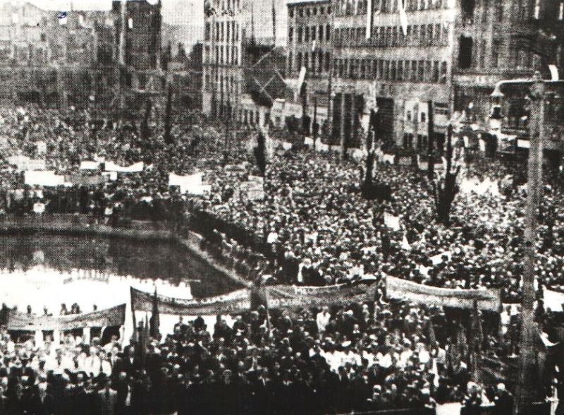 Plac Wolności 1 maja 1946 r.