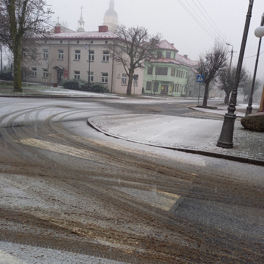 Środowy ranek ( 27 stycznia) przywitał Zduńską Wolę śniegiem