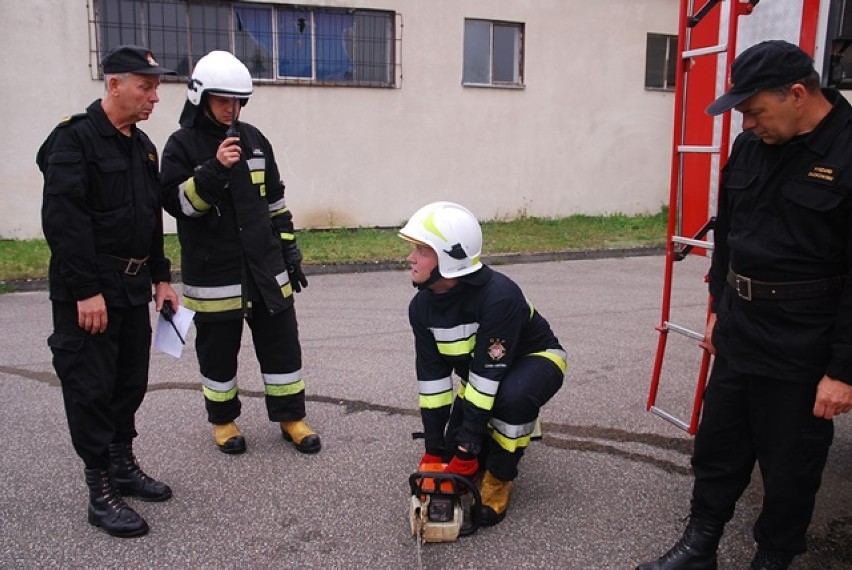 Strażacy OSP zdali egzamin końcowy podsumowujący Szkolenie Podstawowe Strażaków Ratowników OSP