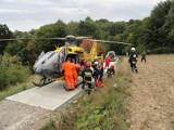 Wypadek w Mogilnie. Żwir z ciężarówki spadł na robotnika