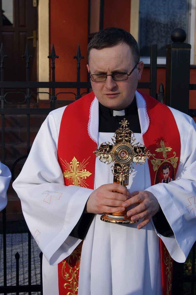 Białogarda: Relikwie bł. ks. Jerzego Popiełuszki wprowadzono do kościoła!