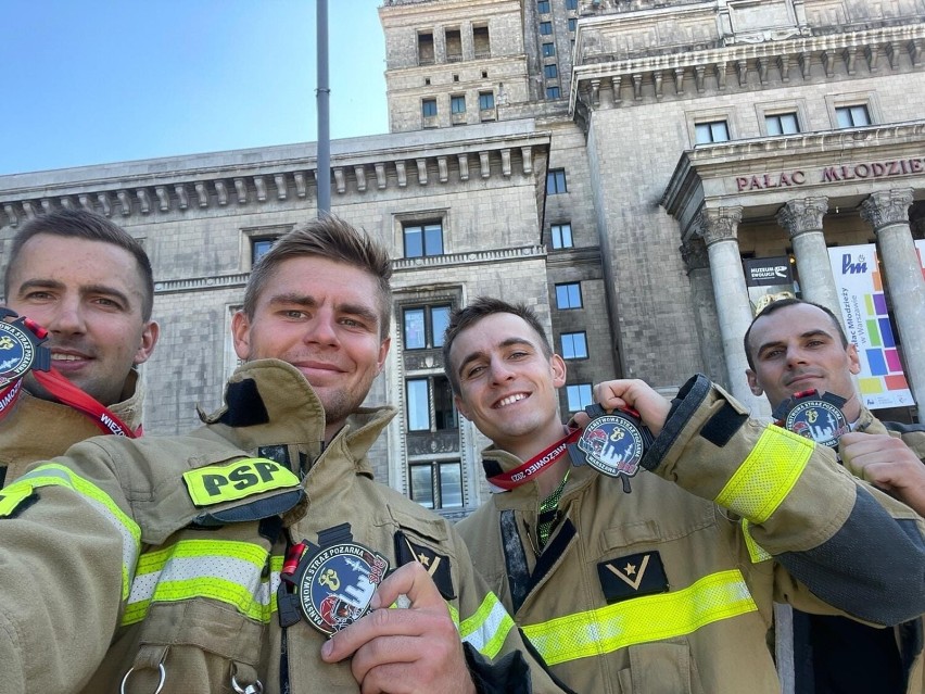 Jasielską komendę strażacką reprezentowali w Pałacu Kultury...