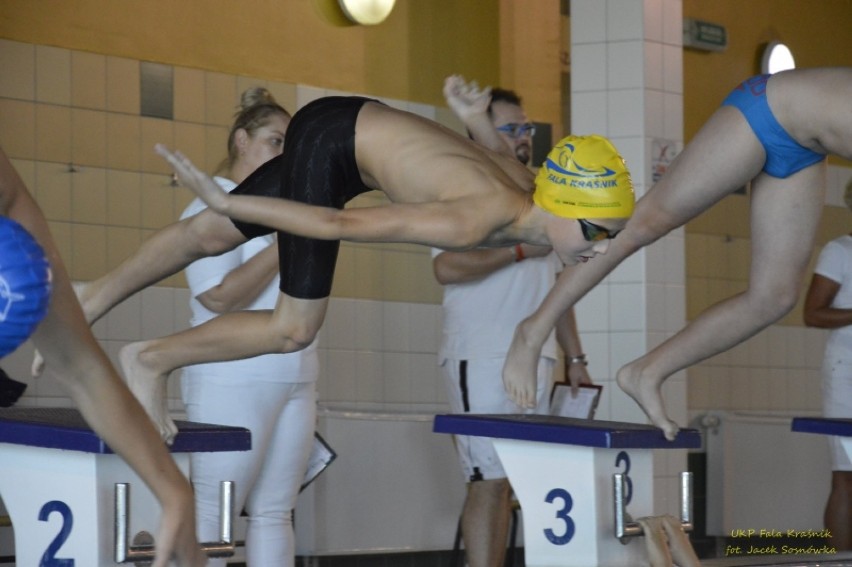 Fala Kraśnik wróciła z nowymi medalami z zawodów pływackiej Ligii Wojewódzkiej (ZDJĘCIA)