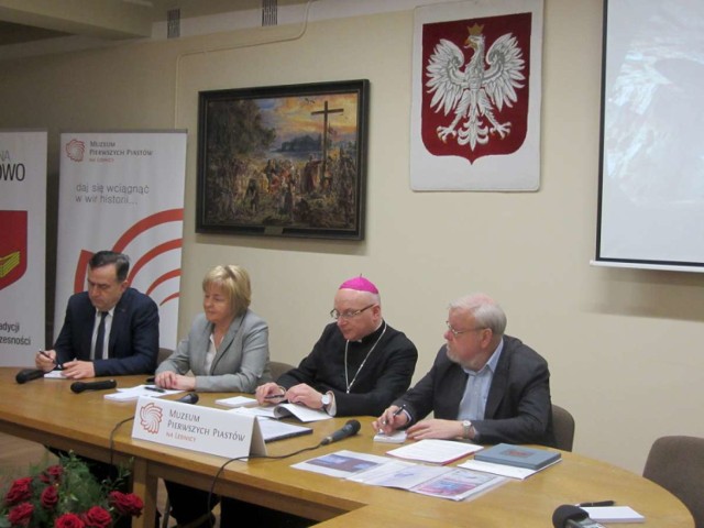 W Urzędzie Gminy Łubowo odbyło się spotkanie dotyczące przyszłorocznych obchodów 1050. rocznicy Chrztu Polski. Część z tych uroczystości odbędzie się w Gnieźnie i Ostrowie Lednickim.