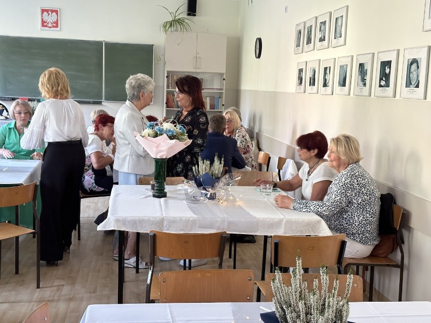 Z okazji jubileuszu II Liceum Ogólnokształcącego imienia Marii Konopnickiej w Radomiu w szkole spotkali się byli uczniowie, nauczyciele