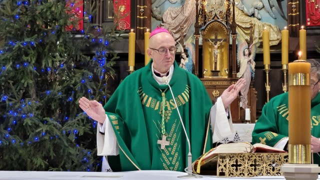Abp Adrian Galbas 14 stycznia o godz. 12.00 odprawił mszę w parafii pw. NMP Anielskiej w Dąbrowie Górniczej.