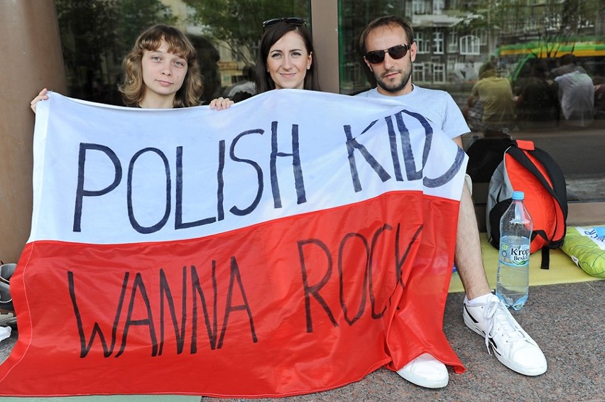 Poznań: Fani czekają na koncert Bryana Adamsa na MTP [ZDJĘCIA, WIDEO]