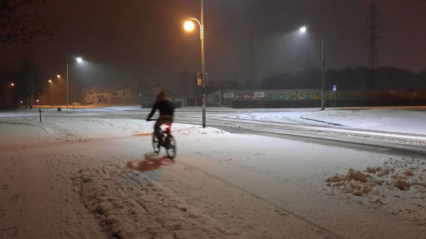 Tak około 23.00 we wtorek wyglądało osiedle Manhattan w...