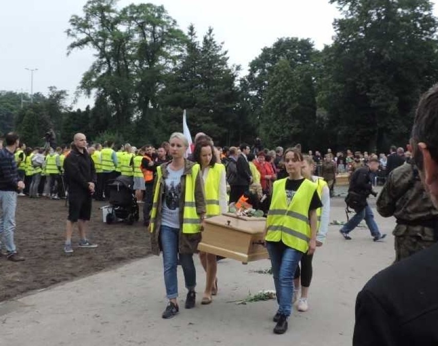 Wolontariusze z Malborka poszukiwali żołnierzy wyklętych na Łączce