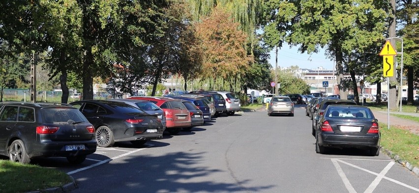 Ulica Parkowa zyska ponad 40 nowych miejsc parkingowych.