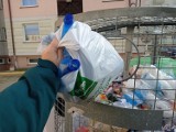 Głogów: Otwory w koszach na śmieci segregowane są za małe?