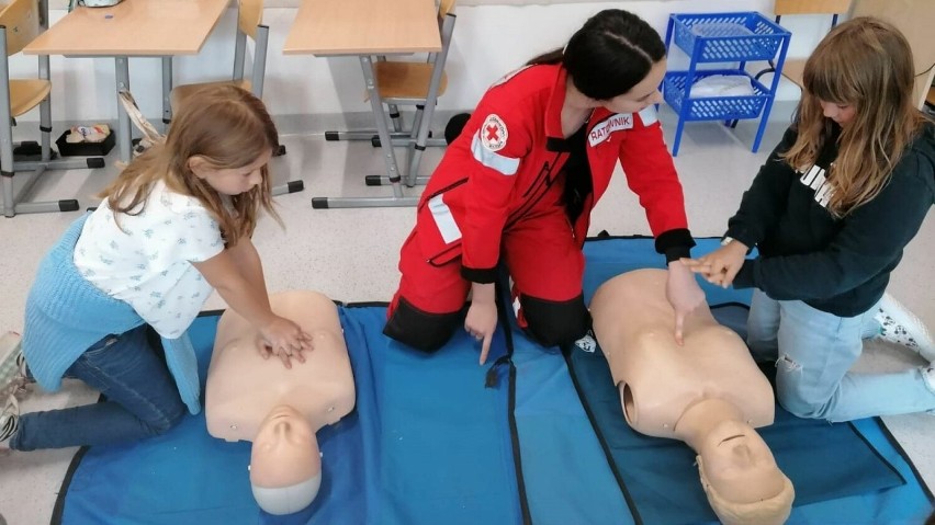 Szkolenie z defibrylatora oraz udzielania pierwszej pomocy w Zwiniarzu!