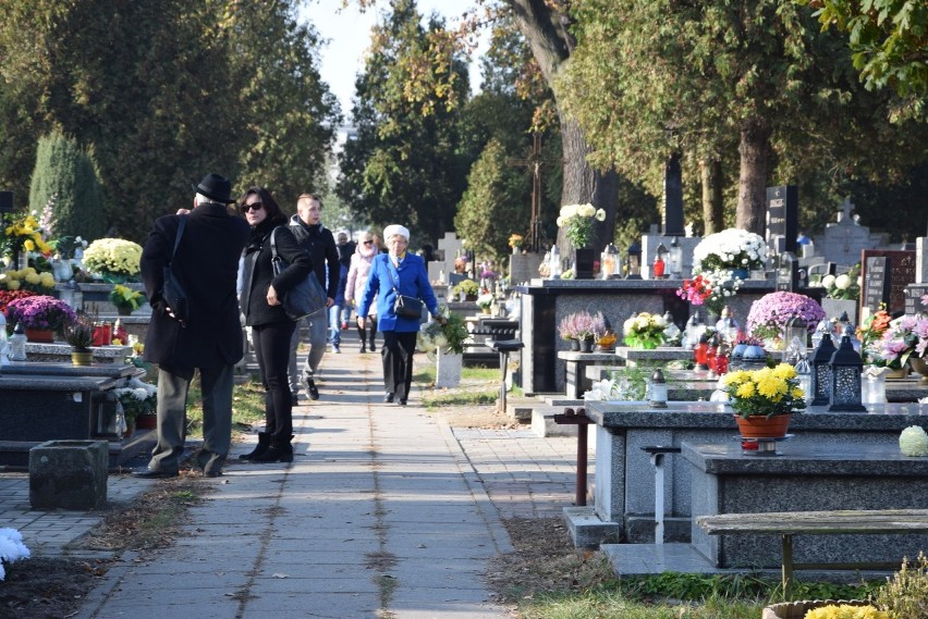 Zobacz kolejne zdjęcia. Przesuwaj zdjęcia w prawo - naciśnij...