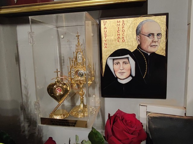 Dwie nowe ikony - św. s. Faustyny Kowalskiej i bł. ks. Michała Sopoćki oraz św. Jana Pawła II