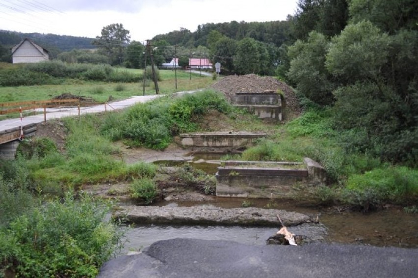 Rozpoczęły się remonty mostów w Brzusce i Birczy koło...