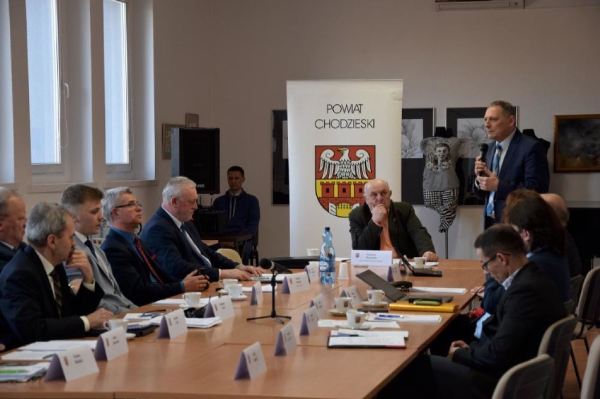 Rada Powiatu Chodzieskiego: Radni apelowali na sesji o porozumienie z miastem