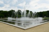 Zobacz, jak wyglądają pokazy fontann w Parku Miejskim w Legnicy w ciągu dnia. Tańcząca woda robi wrażenie nie tylko po zmierzchu [ZDJĘCIA]