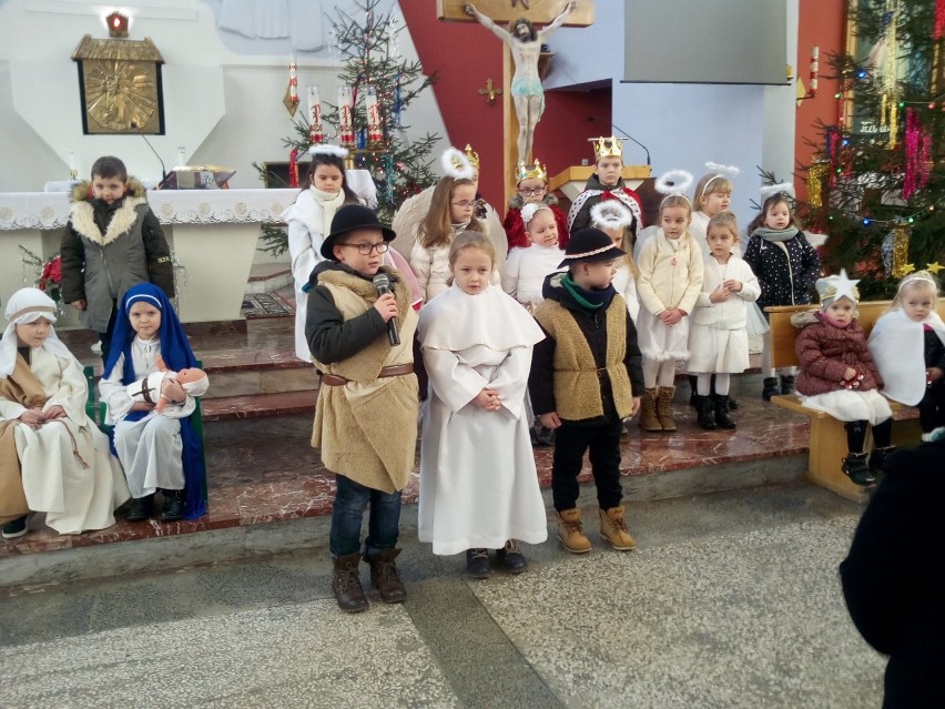 Przedszkolaki z Publicznego Przedszkola w Taczanowie Drugim wystawiły jasełka w kościele w Sowinie