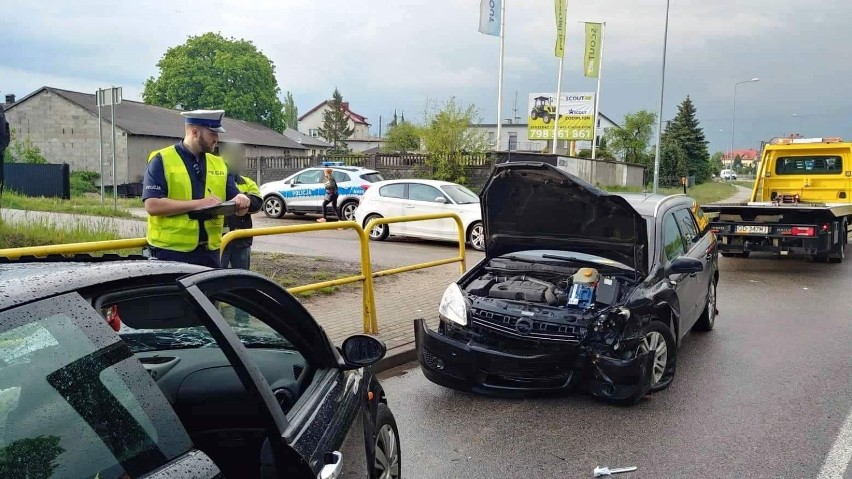 Zderzenie trzech pojazdów w Borkowie - są ranni