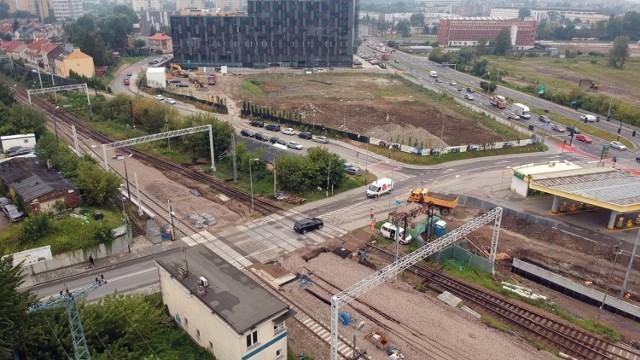 Trasa kolejowa nr 94 przecinająca ulicę Fredry w Łagiewnikach