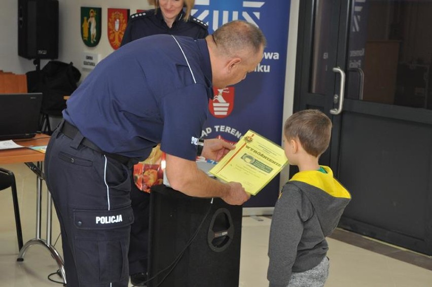Policjanci z Kraśnika zorganizowali konkurs plastyczny dla dzieci - Krajowa Mapa Zagrożeń Bezpieczeństwa (ZDJĘCIA)