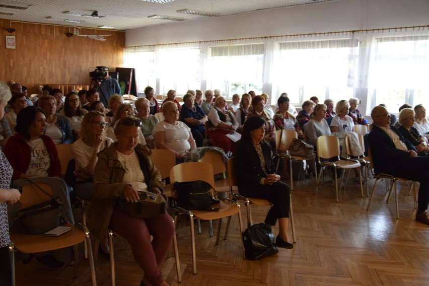 Spotkanie pod hasłem "Chwała Ukrainie" w Spółdzielczym Domu Kultury w Wieluniu ZDJĘCIA