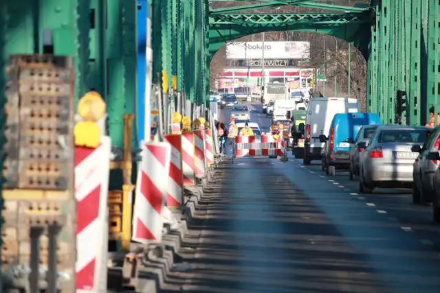 W 2023 roku rozpocznie się remont mostu stalowego we Włocławku. Jest duża szansa, że na czas prac nie trzeba będzie go zamykać. Rozwiązaniem problemu komunikacyjnego, może okazać się ruch wahadłowy.