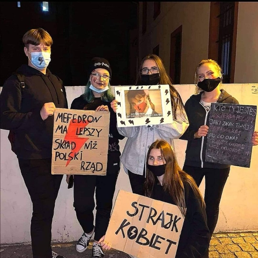 Zdjęcia z niedzielnego marszu od uczestników protestu w...