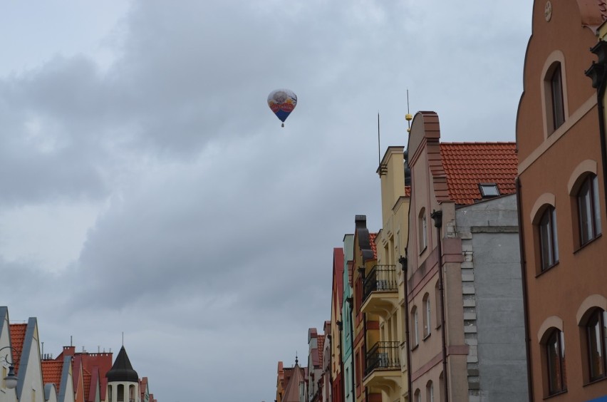 Polecieli balonem nad Głogowem