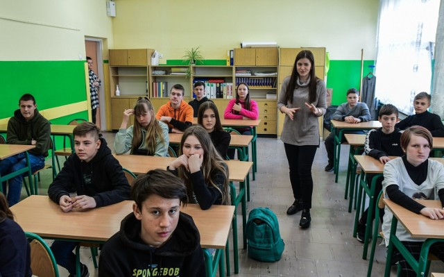 W bydgoskich szkołach uruchomiono dla uczniów uchodźców z Ukrainy oddziały przygotowawcze. W podstawówkach jest ich obecnie 14, a w szkołach ponadpodstawowych - 8. Na zdjęciu klasa przygotowawcza w SP nr 32.