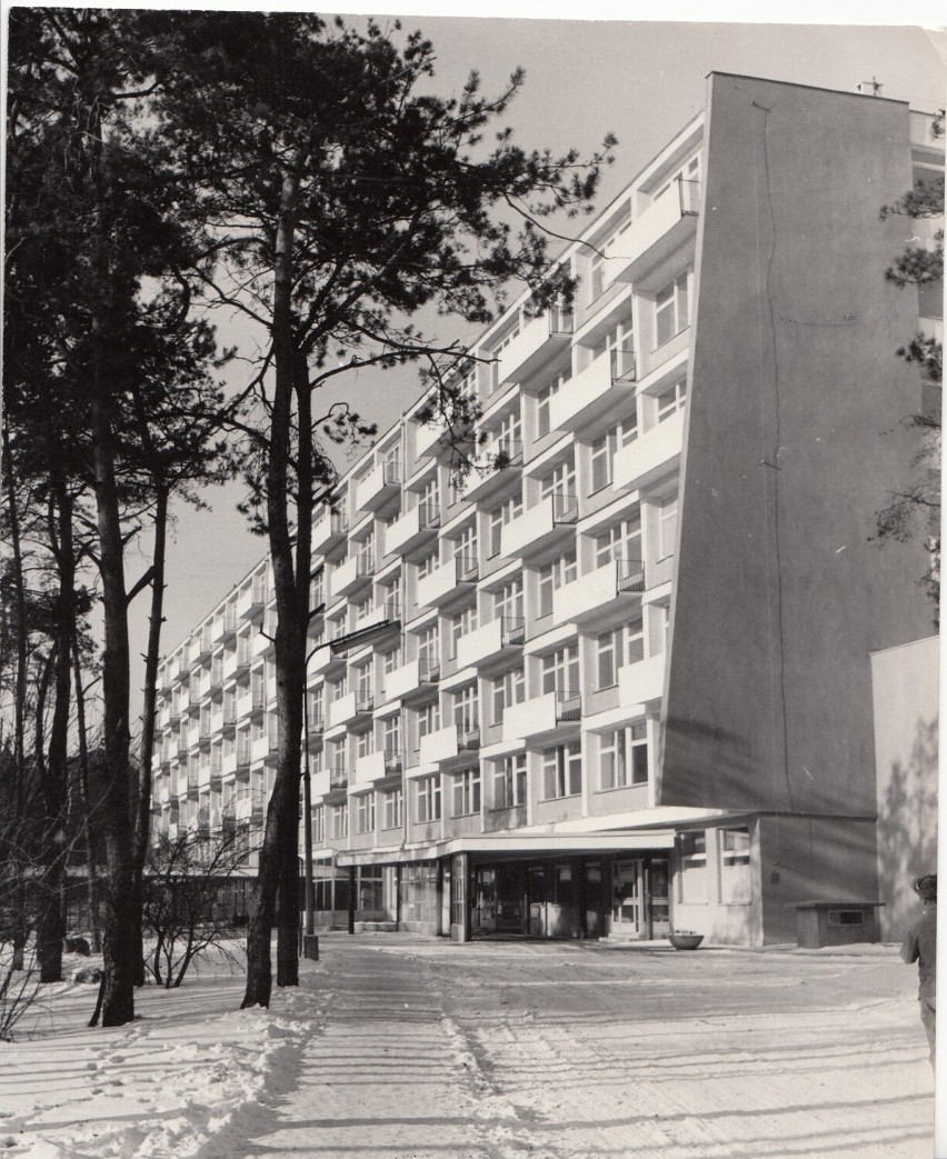 Nowy budynek szpitala na Bielanach w latach 70