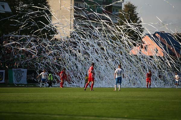 Atmosfera na tyskim stadionie była wczoraj bardzo gorąca, choć mecz z Lechem mogły zobaczyć tylko 3 tys. widzów.