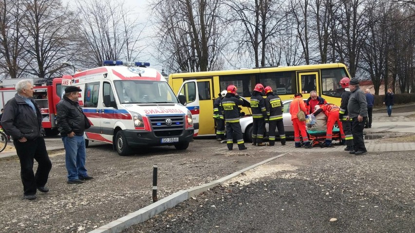 Wypadek w Szczekocinach. Audi zderzyło się z osobówką