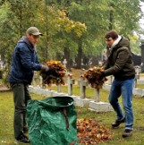 Sprzątali Grecką Górkę na Rogatce i cmentarz na Majkowie ZDJĘCIA 