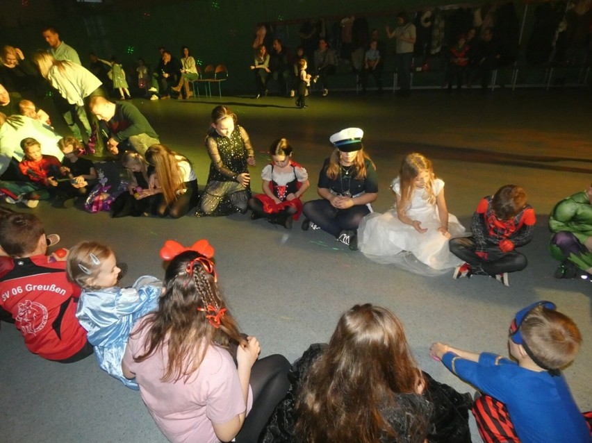 Bale karnawałowe dla dzieci w Heliodorowie i Szamocinie